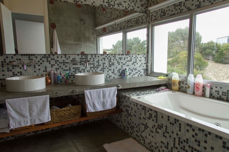 Muy linda casa con pileta en Arenas de Jose Ignacio